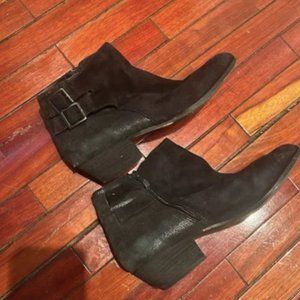 Vince Camuto size 9.5 Black suede ankle booties